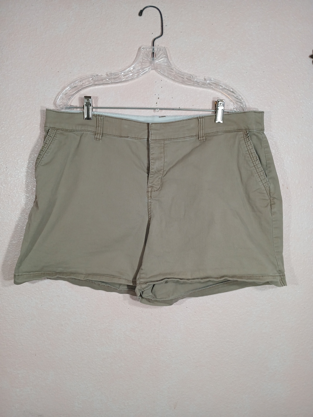 Lane Bryant Womans Khaki Shorts With Ruffled Pockets Size 16